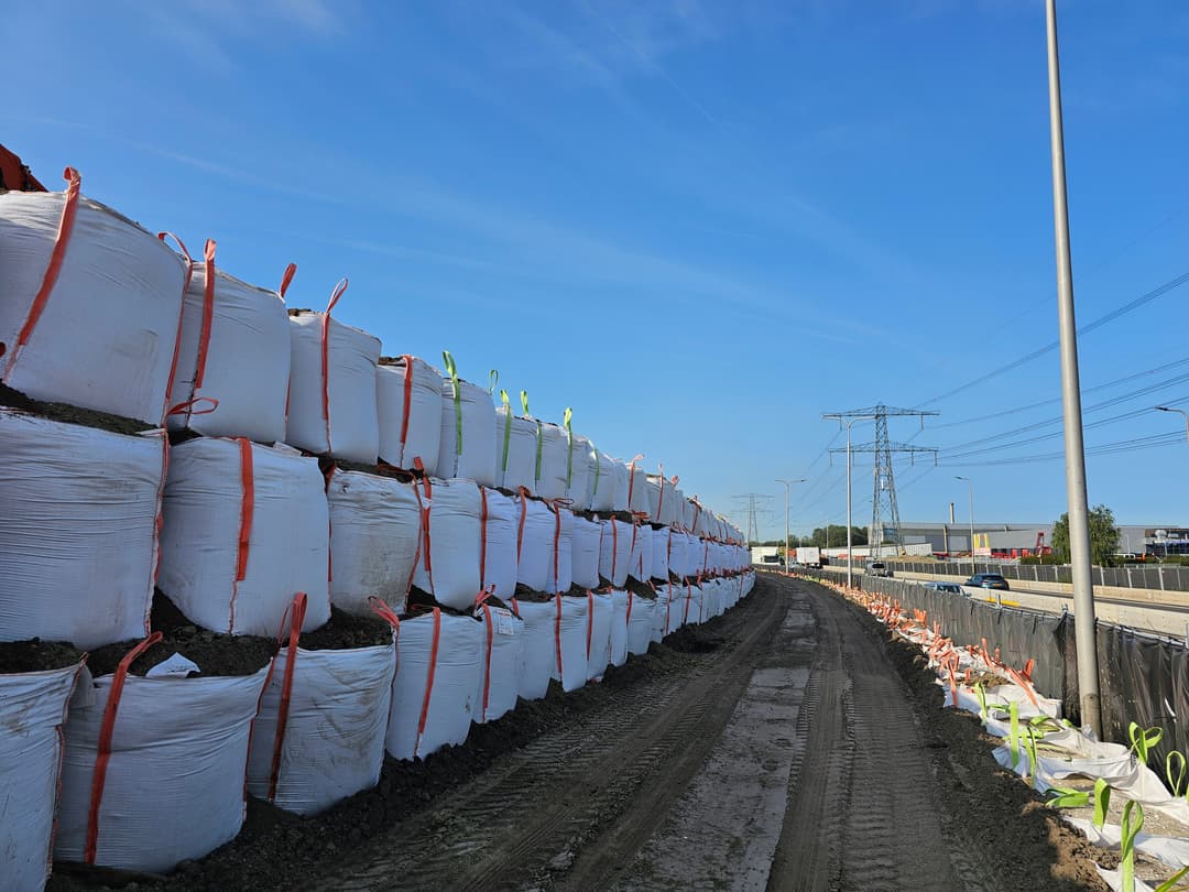 Wegen en ophogingen